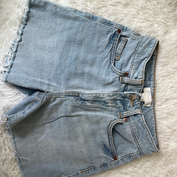 H&M Light Blue Denim Jeans - Picture 1 of 6